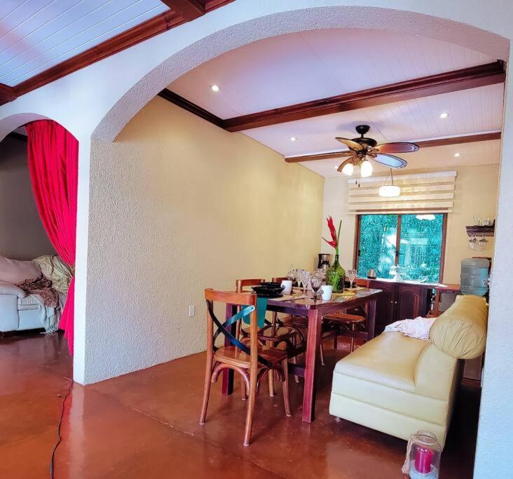 Vive Utila - Bed & Breakfast Útila Exterior foto